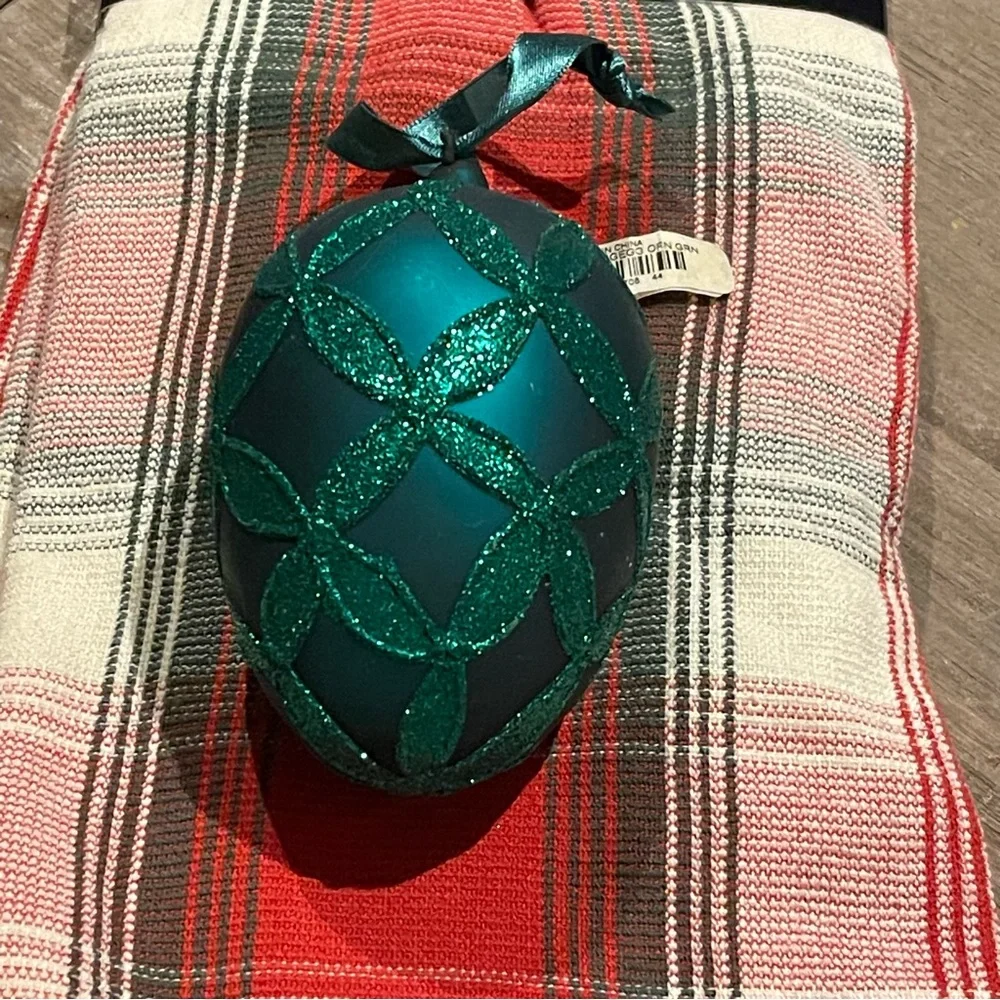 Williams Sonoma emerald green Christmas ornament